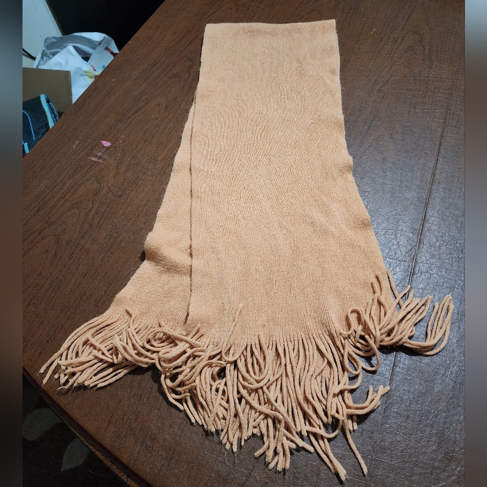 NWOT - Elegant Scarf